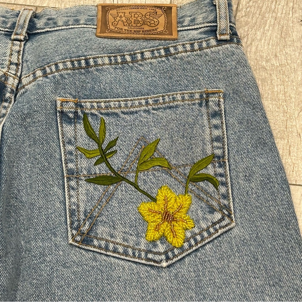 Allen B. By Allen Schwartz Blue Jeans SZ 12 Butterfly & Floral Embroidery - Picture 3 of 15